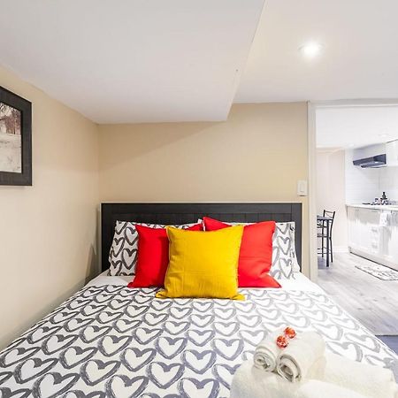 Newly Renovated - Cozy 1Br Apt With Netflix - Prime Location トロント エクステリア 写真