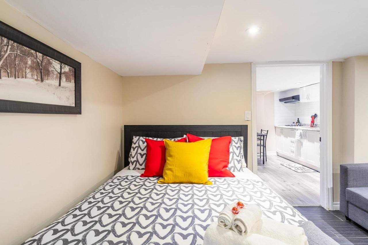 Newly Renovated - Cozy 1Br Apt With Netflix - Prime Location トロント エクステリア 写真