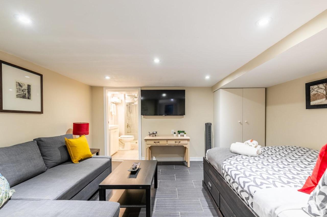 Newly Renovated - Cozy 1Br Apt With Netflix - Prime Location トロント エクステリア 写真